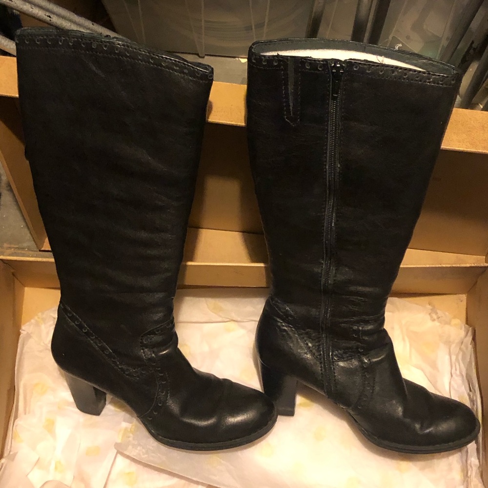 Heeled boots